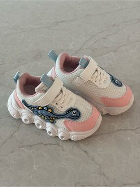 New Kids White & Pink Dinosaur Accent Sneakers size 25